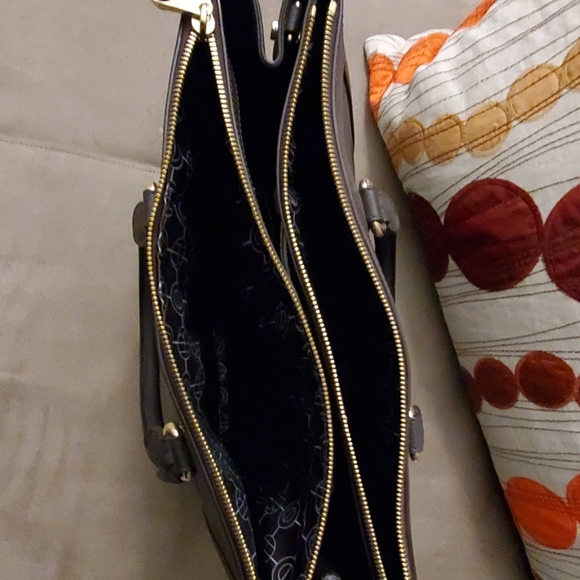 Handbag - Picture 2 of 2